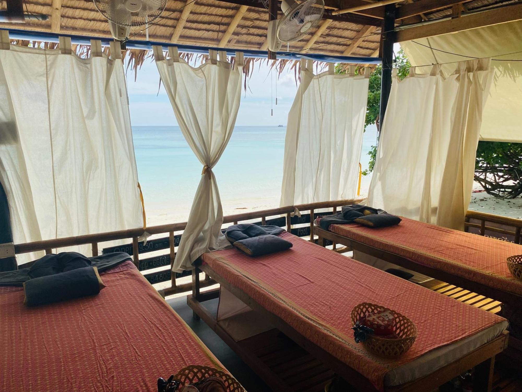 Bella Vista Beach Resort Koh Lipe Exterior foto