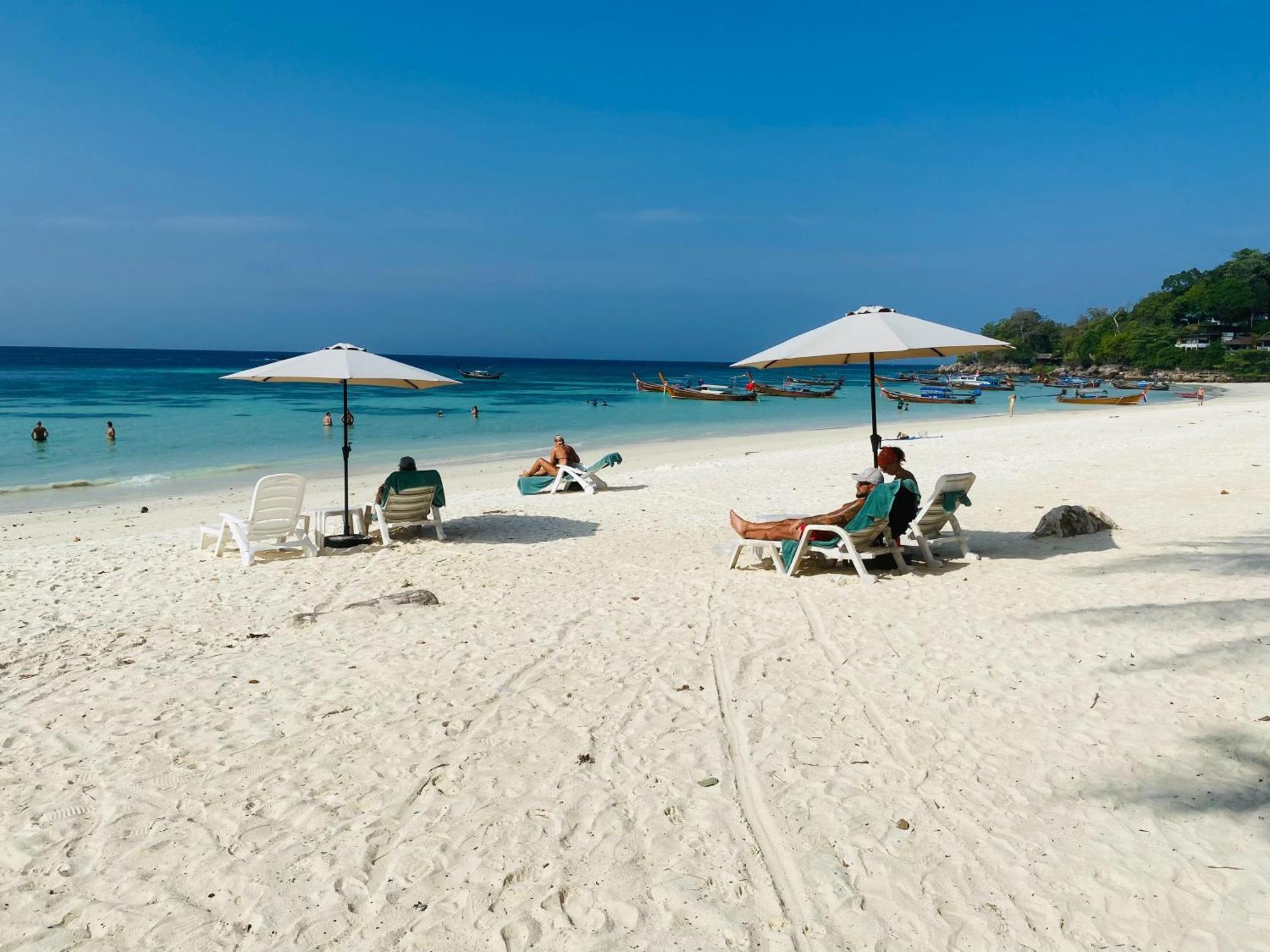 Bella Vista Beach Resort Koh Lipe Exterior foto